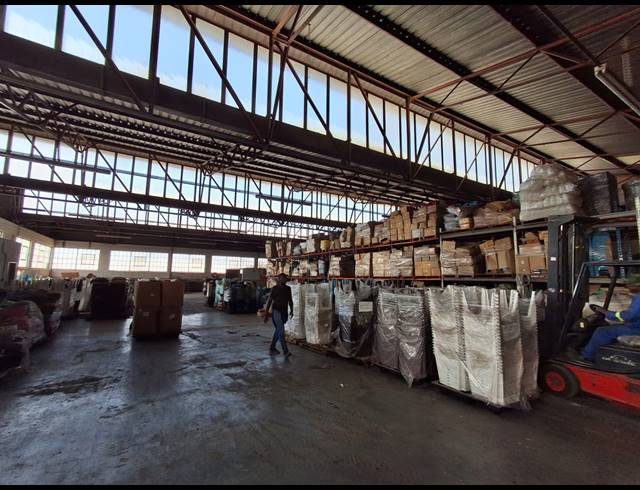 2,882M² WAREHOUSE TO LET IN HERIOTDALE
